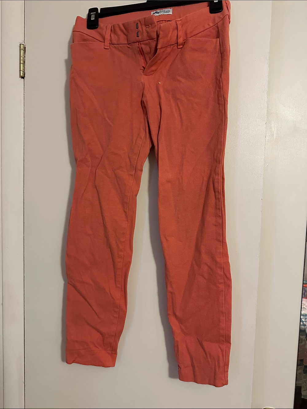 Old Navy Women's Skinny Pants in Salmon